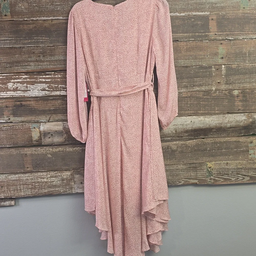 Vince Camuto Pink Long Sleeve Dress. - Picture 2 of 6